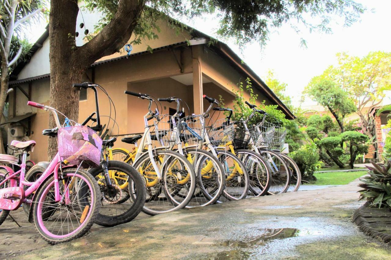 Hotel D'Gilian Bungalow Gili Trawangan Exterior foto